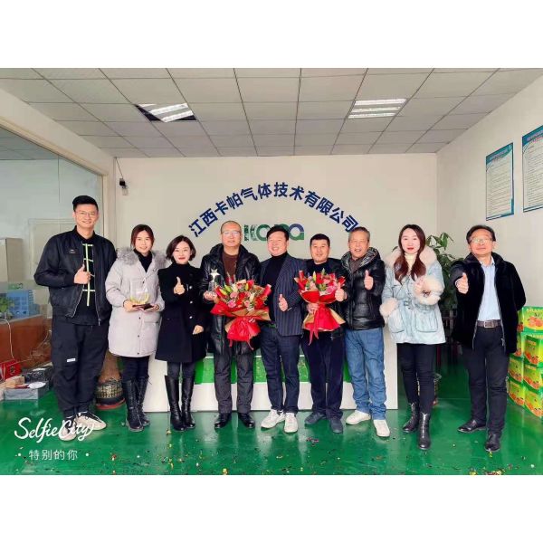 Неподвижный тихий нефтяной воздушный компрессор 0.8MPa Давление 60 л.с.