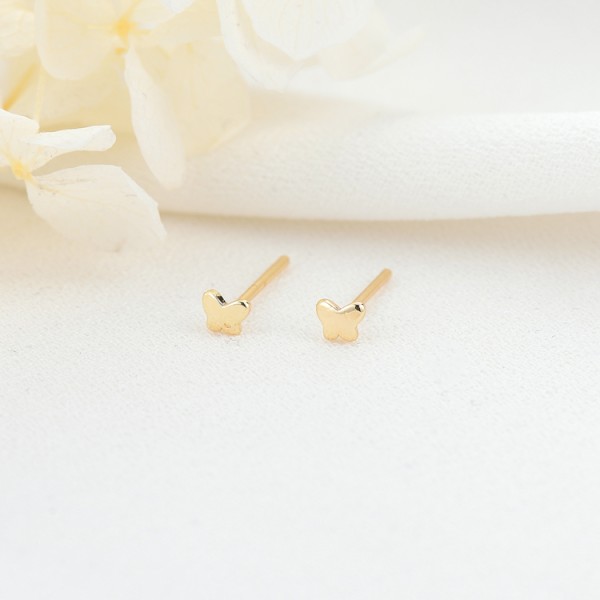 Wholesale 14K Gold Plated Brass Fashion Small Stud Earring in Star Butterfly Heart and Moon Shapes Jewelry Earrings