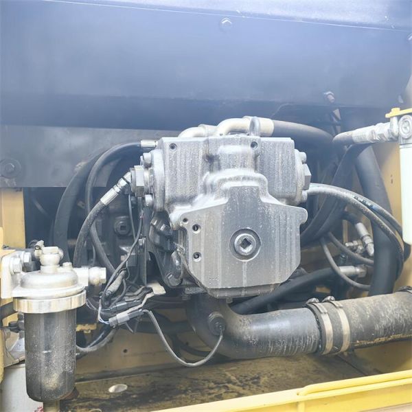 Оригинальный японский экскаватор Komatsu PC220-7 PC220 с оригинальным гидравлическим цилиндром