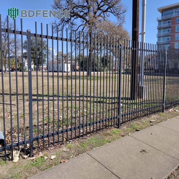 Modern Tubular Steel Fence Sleek Design