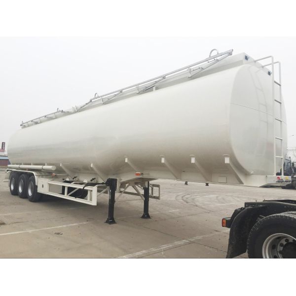 Durable 3 Axles Fuel Tanker Truck Crude Oil Diesel Transport Truck Longlife