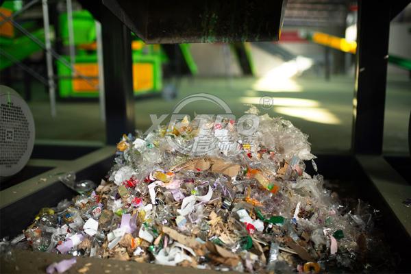 Machine de déchiquetage de bouteilles en plastique et en métal de haute qualité