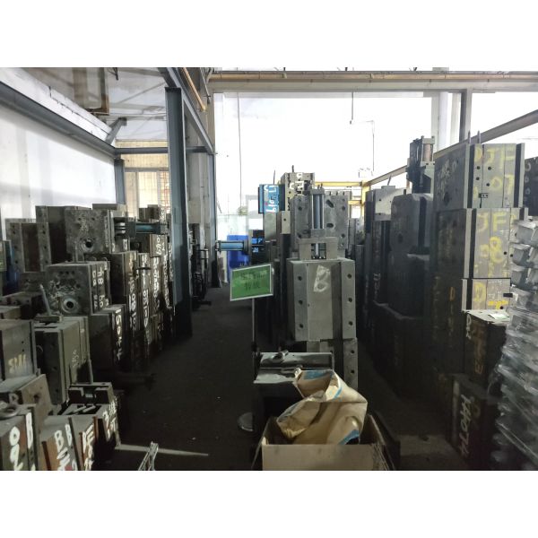 Aluminum A380 Die Casting Parts Customized 50000 Shots Water Pump Holder