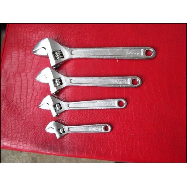 Les outils mécaniques pendant les solutions d'inspection de production