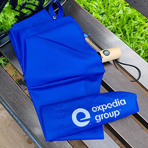 210T Pongee Fabric Auto Open Close Compact Umbrella With Wooden Handle