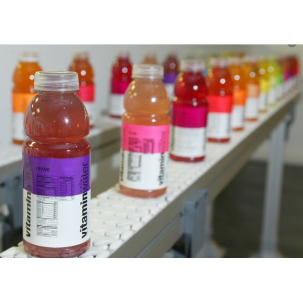 Máquina del lacre de la bebida que capsula de la soda del embotellado puro carbónico del agua mineral/cadena de producción de relleno automática