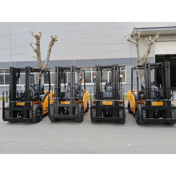 4 Ton Diesel Forklift For Large Warehouse Loading Tasks