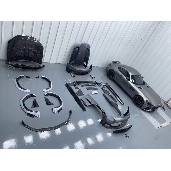 Black Lamborghini Body URUS Upgraded 1016 Hood Spoiler Wide Body Kit