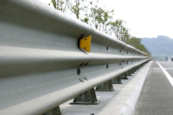 Q235 Galvanized Highway Guardrail Beam Thire Beam / W Beam / Transation Beam