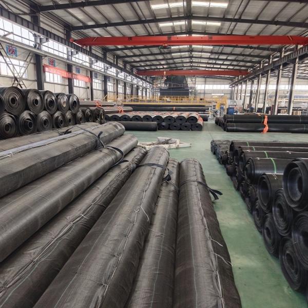 Length 50m-200m/roll Made HDPE Geomembrane for Aquaculture Pond Liners Direct Supply