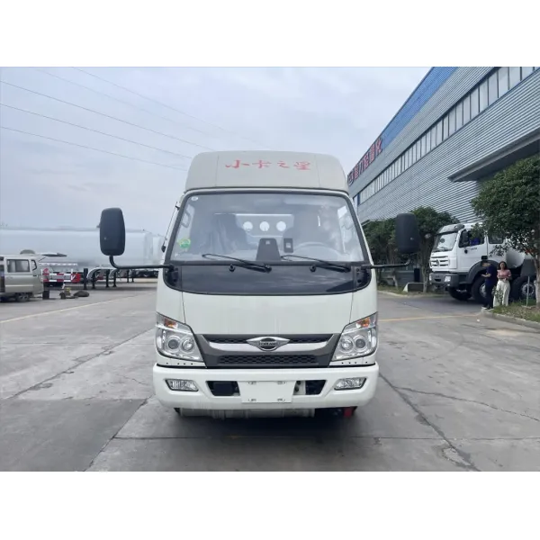 Foton 2000 Liters Small Fuel Tanker Truck for Efficient Transport