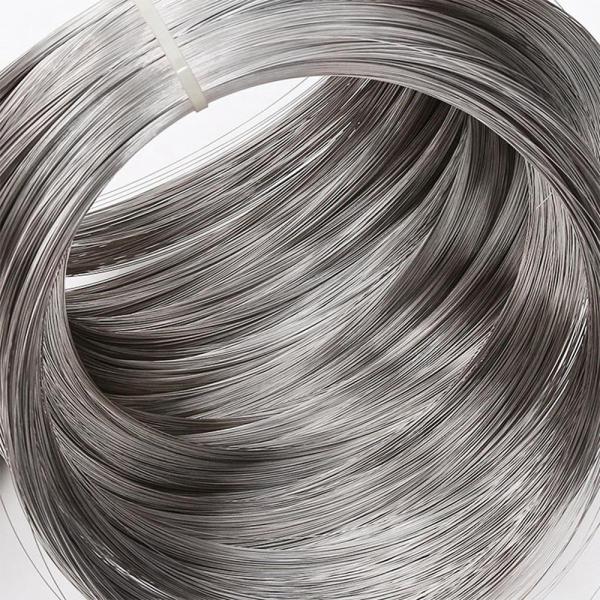 Fio de mola de aço inoxidável de 0,3 mm AISI padrão Material da série 300 Fio recozido macio 304h