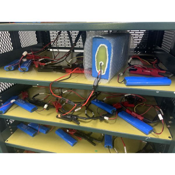 11.1V 2.2ah Lithium Iron Phosphate Power 18650 Battery Pack Rechargeable