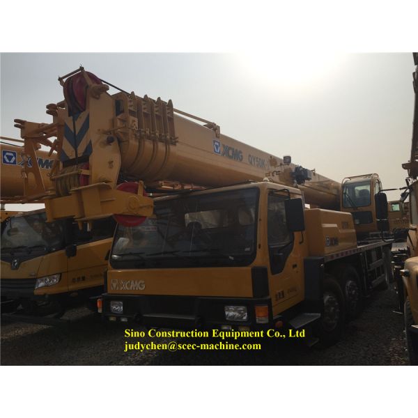 Yellow Telescopic Truck Crane 50t Boom Hydraulic Mobile Truck Crane QY50KA