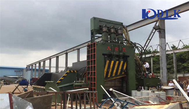 автомобиль металлолома 1600t режа гидравлическое оборудование ножниц портала