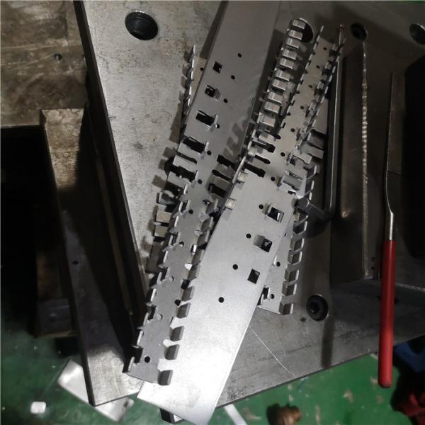 Alliage en laiton progressif 3602 2604 matrices d'estampillage en métal