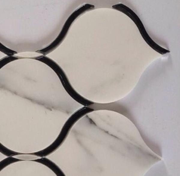 Black Marble Stone And Glass Mosaic Tiles Sheets , Glass Mosaic Kitchen Tiles Floor Pattern