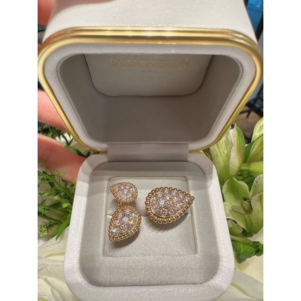 Luxurious 18K Gold Diamond Ring HK Setting He Perfect Accessory For Special Occasions