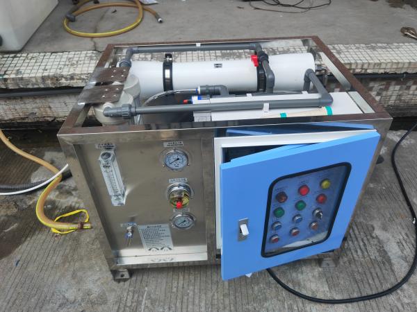 IP54 Electric Control Protection Small Horizontal Domestic Seawater Desalinator With 1.8kw Applied Power