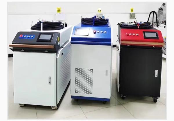 4-in-1多機能1500W 3000Wレーザー溶接切断クリーニング機（金属用）