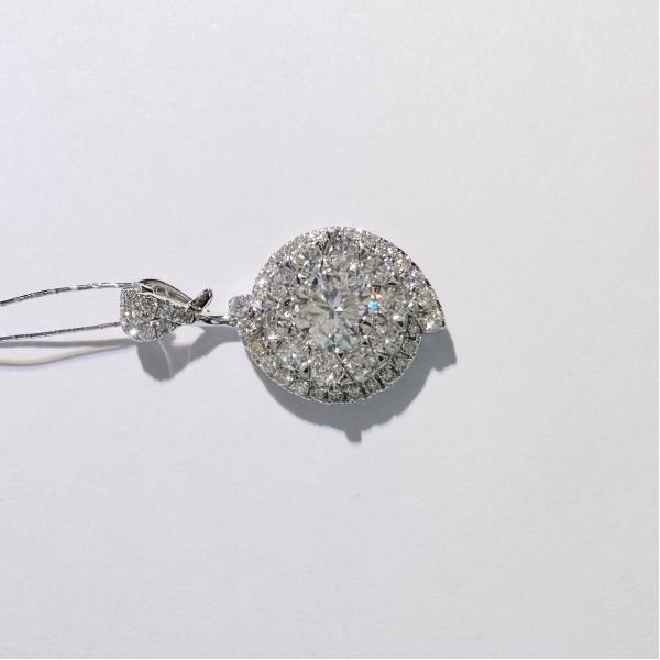 Handmade 18K Gold Luxury Pendant Dainty Diamond Cluster Fashion Jewelry for Women Customized for Anniversary Wedding Banquet