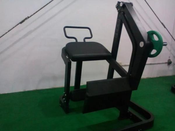 Steel Plate Loaded Rowing Machine Fitness Strength Training Equipment for Gym Use with Rear Kick