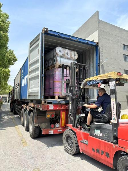 Rollo de película de encogimiento POF de grado alimenticio 150-200MPa Resistencia a la tracción