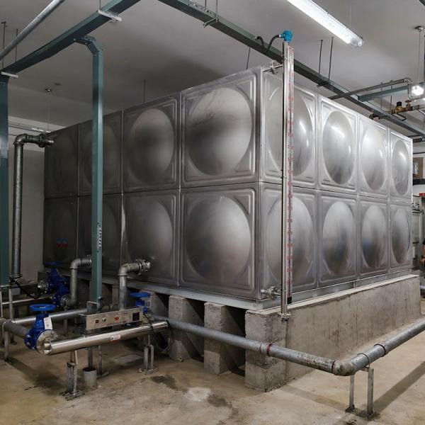 Réservoir d'eau en acier inoxydable 304 de grande capacité 10T Taille personnalisée pour l'approvisionnement municipal