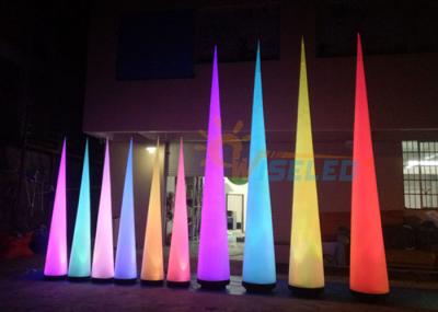 O cone material do ar do diodo emissor de luz do PVC/cone inflável do diodo emissor de luz ilumina-se com lâmpada do ventilador