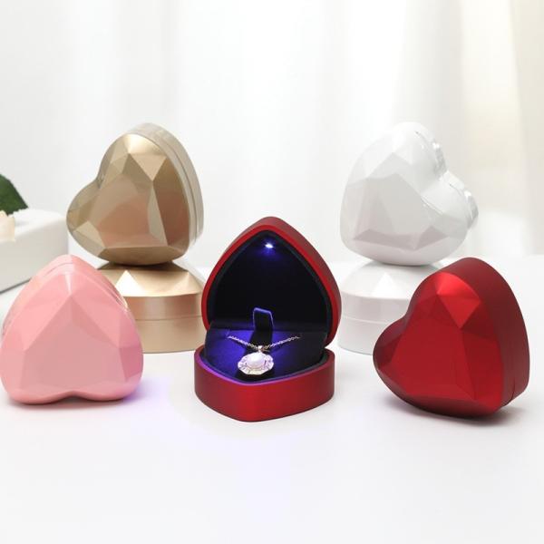 Heart-Shaped Illuminated Jewelry Boxes, Engagement Ring Boxes, Luminous Necklace Boxes, Pendant Jewelry Boxes, LED Light Ring Boxes, High-End Jewelry Boxes, Pendant Boxes, Ins Earring Gift Bo