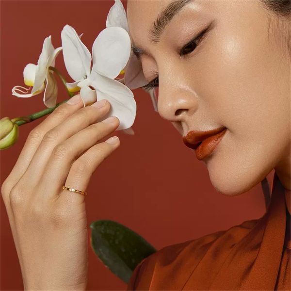 Anillos de oro delicados de 18K para mujeres y niñas