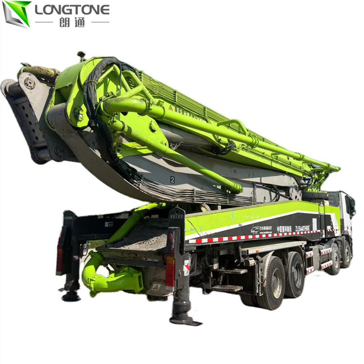ZOOMLION использовало трейлер установило конкретный насос 56m 180M3/H с гидравлической системой