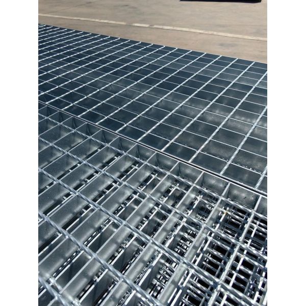 Rectangular Silver Galvanized Steel Grating For Stair Treads