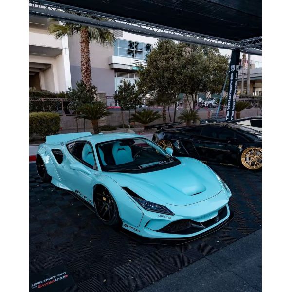 F8 Ferrari Auto Body Kit LB Style Spoiler en fibre de carbone bleue large de la lèvre