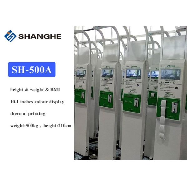 Масштаб высоты веса цифров измеряя с балансом принтера электронным