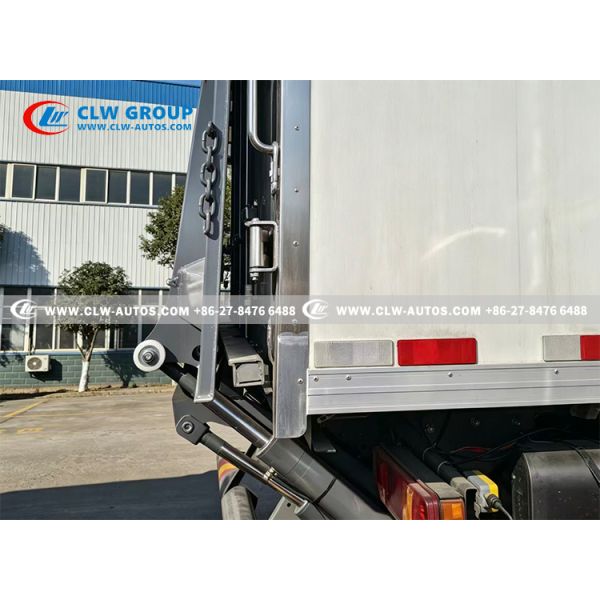 HOWO 8x4 Refrigerated Truck with 20-30 Ton Payload, 400HP Engine, and 58.8m³ Cargo Volume for Cold Chain Logistics