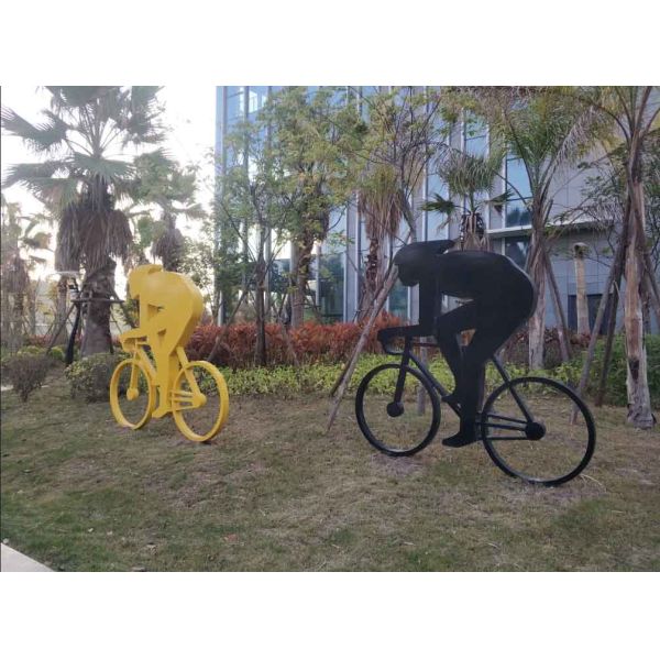 Сад высыхающего при нагреве в печи лака цвета ODM на открытом воздухе орнаментирует статуи