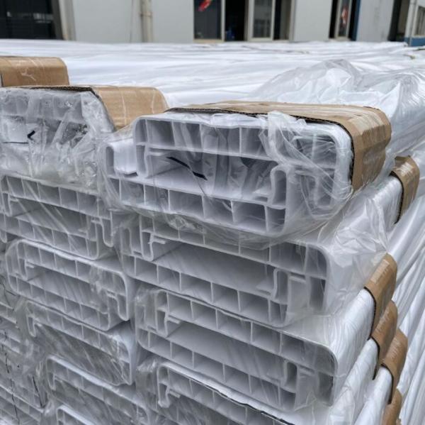 Cavalo amigável do Pvc de Eco que cerca a cor branca 5ft por 8ft 4 trilhos