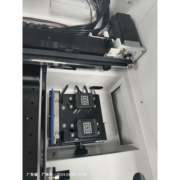 Máquina de impressão UV de vidro plano com resolução de 1440 dpi Duas cabeças de impressão com tinta CMYK W