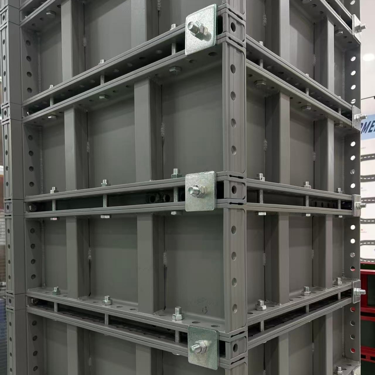 Heavy Duty Steel Frame Formwork System with High Load Resistance and Modular Interlocking for Smooth Surface Finish