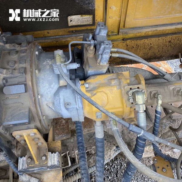 Grúas sobre orugas usadas XCMG XGC75 grúa sobre orugas de segunda mano de 75 toneladas MOY 2018