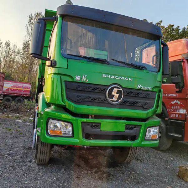 Tire Design Tubeless 400HP 35 Ton 6X4 8X4 Actros Shacman Tractor Truck for in 2023