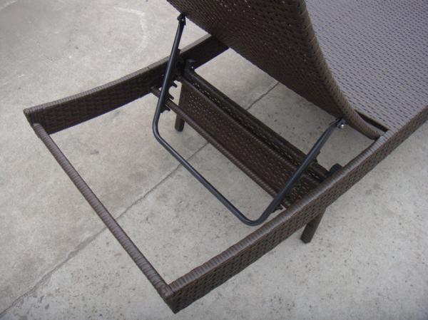 Patio PE Rattan Lounge Chair , Modern Comfortable Chaise Lounge