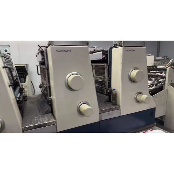 1994 год Печатная печать Комори 4 цвет Оффсетная печатная машина Многоцветная использованная Комори 426 16500 KG