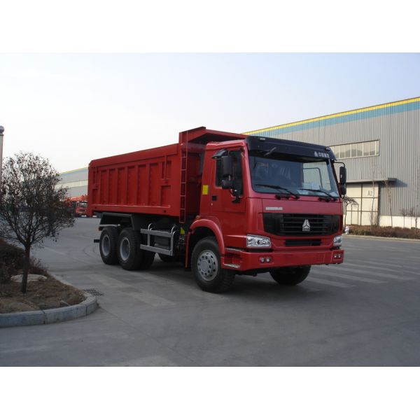 Red Dump Tipper Truck With Payload Ventral Lifting 3 Seats And Sleeper