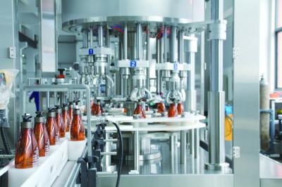 Máquina tampando giratória diária dos produtos químicos do tela táctil