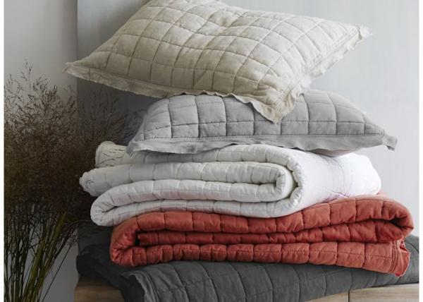 Embroidered Prue Linen Bedding Sets , Geometric 3pcs Luxury Home Bedding Sets
