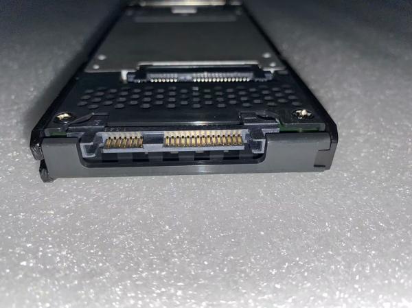 CA07339-E704 ETERNUS SSD 800GB  CA046233-1957 2.5''