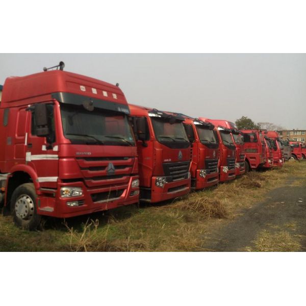 China Howo 371hp Tractor Truck / prime mover in volvo technique with warranty