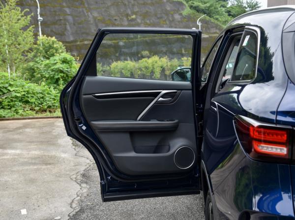 BAIC Ruixiang X5 Gasoline SUV 1.5T+6AT And 1.5T+6MT 5/7 Seats Sports Car